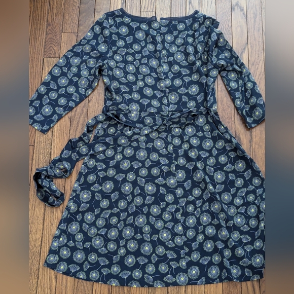 EUC dandelion print navy blue three quarter sleeve tie-waist RW & Co dress - Picture 2 of 7